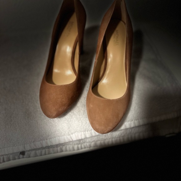 Michael Kors Suede heels! - Picture 9 of 9